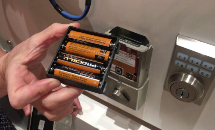 How to Check Smart Lock Battery – Step-by-Step DIY Guide 2025