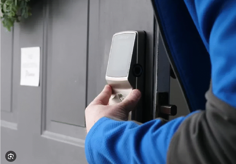 Smart Lock Guide for Seniors – Step-by-Step DIY Guide 2025